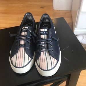 Sperry memory foam sneakers